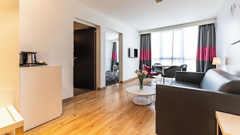 afbeelding van Suite, 1 kingsize bed met slaapbank