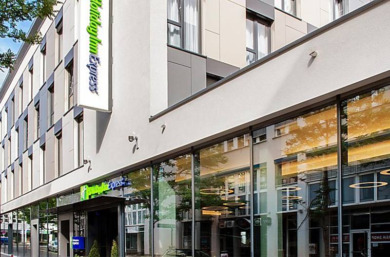 Holiday Inn Stuttgart Weilimdorf : Wohnen im Holiday Inn Stuttgart