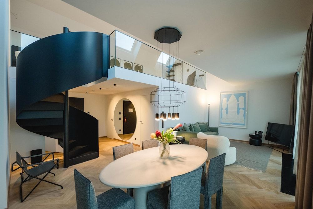 afbeelding van Signature Pool Suite