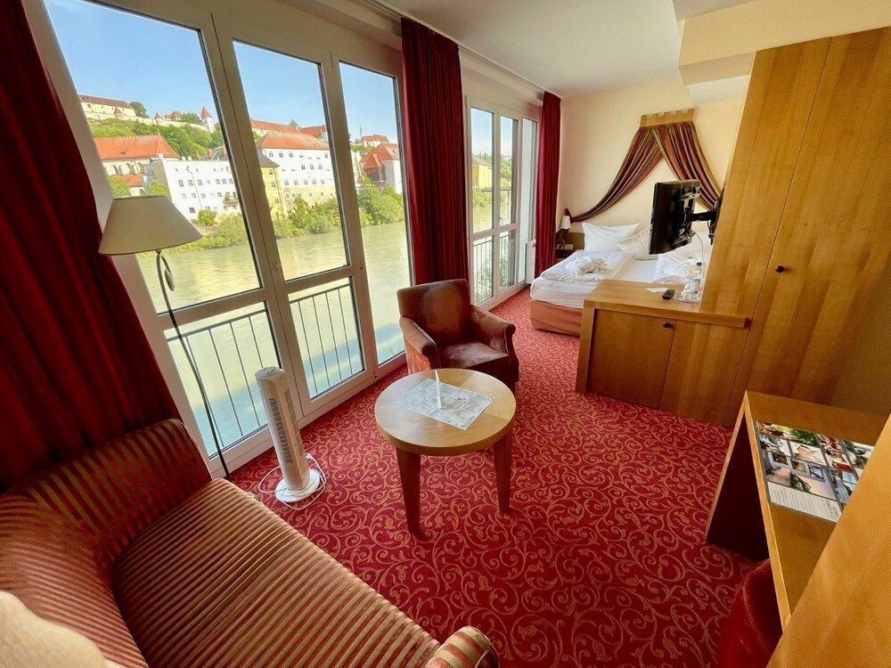 afbeelding van Junior tweepersoonskamer, 1 queensize bed, niet-roken, uitzicht op rivier