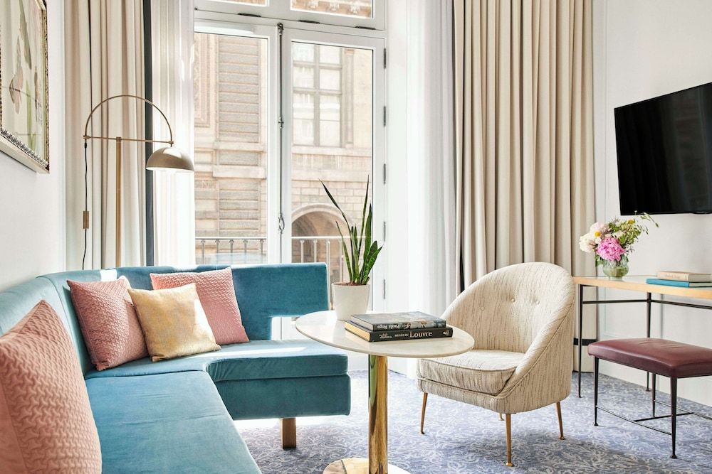 afbeelding van Suite (Empire)