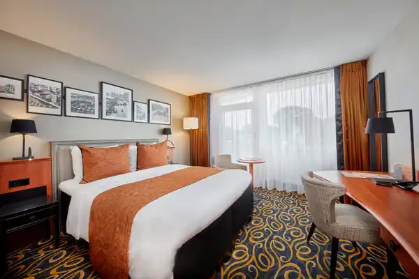 Carlton Square - The Standard One - ROOM
