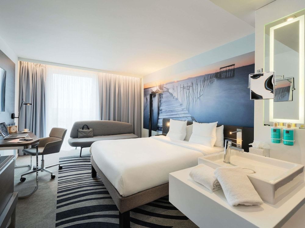 afbeelding van Executive kamer, 1 tweepersoonsbed met slaapbank