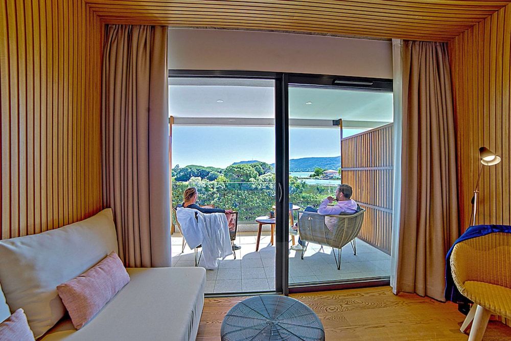 afbeelding van Deluxe kamer, 1 kingsize bed, balkon, uitzicht op zee
