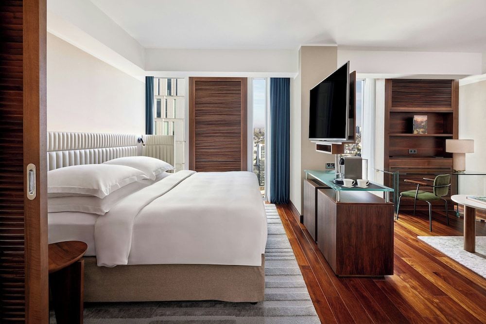 afbeelding van Deluxe kamer, 1 kingsize bed met slaapbank, niet-roken, op de hoek