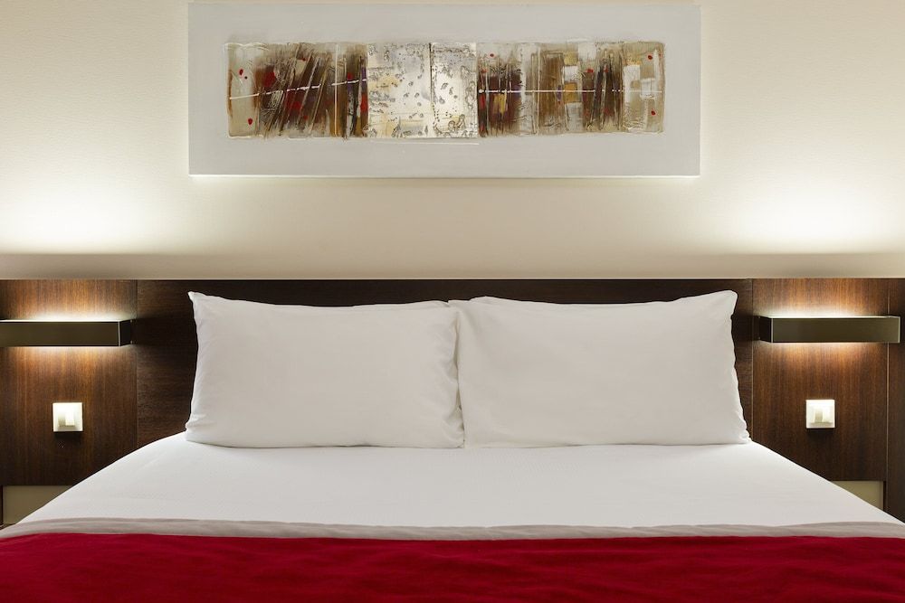 afbeelding van Standaard kamer, 1 kingsize bed, uitzicht op meer