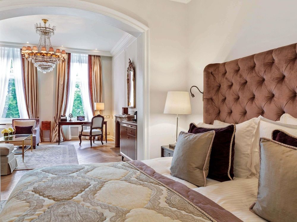 afbeelding van Junior suite, 1 kingsize bed, uitzicht op meer (Combined living and sleeping area)